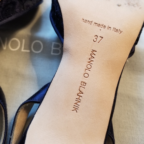 MANOLO BLAHNIK Crocheted Slingback Pumps - Picture 5 of 6